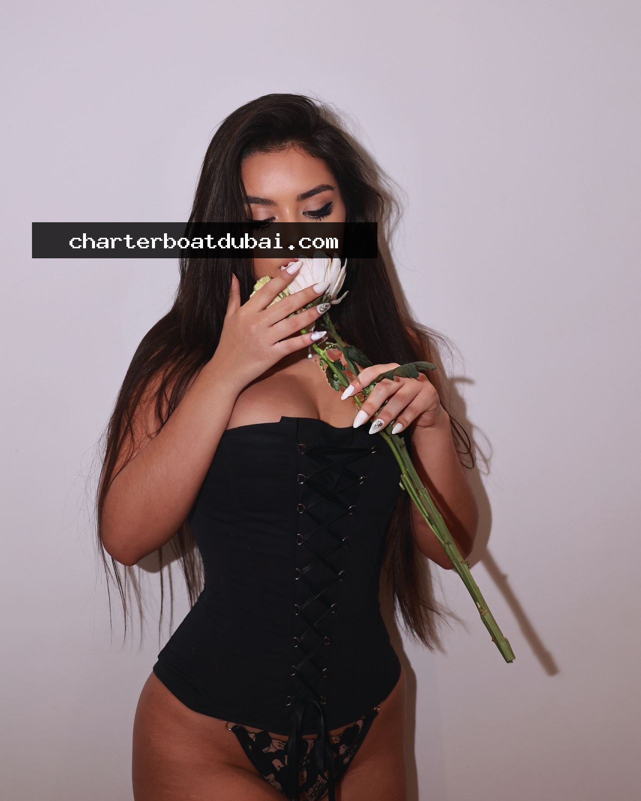 Sarah photo 3